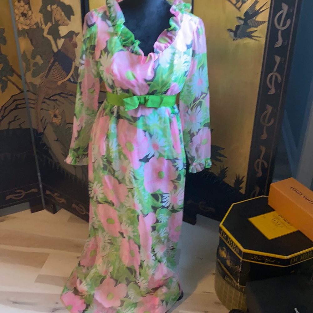 Most perfect garden party dress- vintage 60s. Sheer floral print over taffeta.